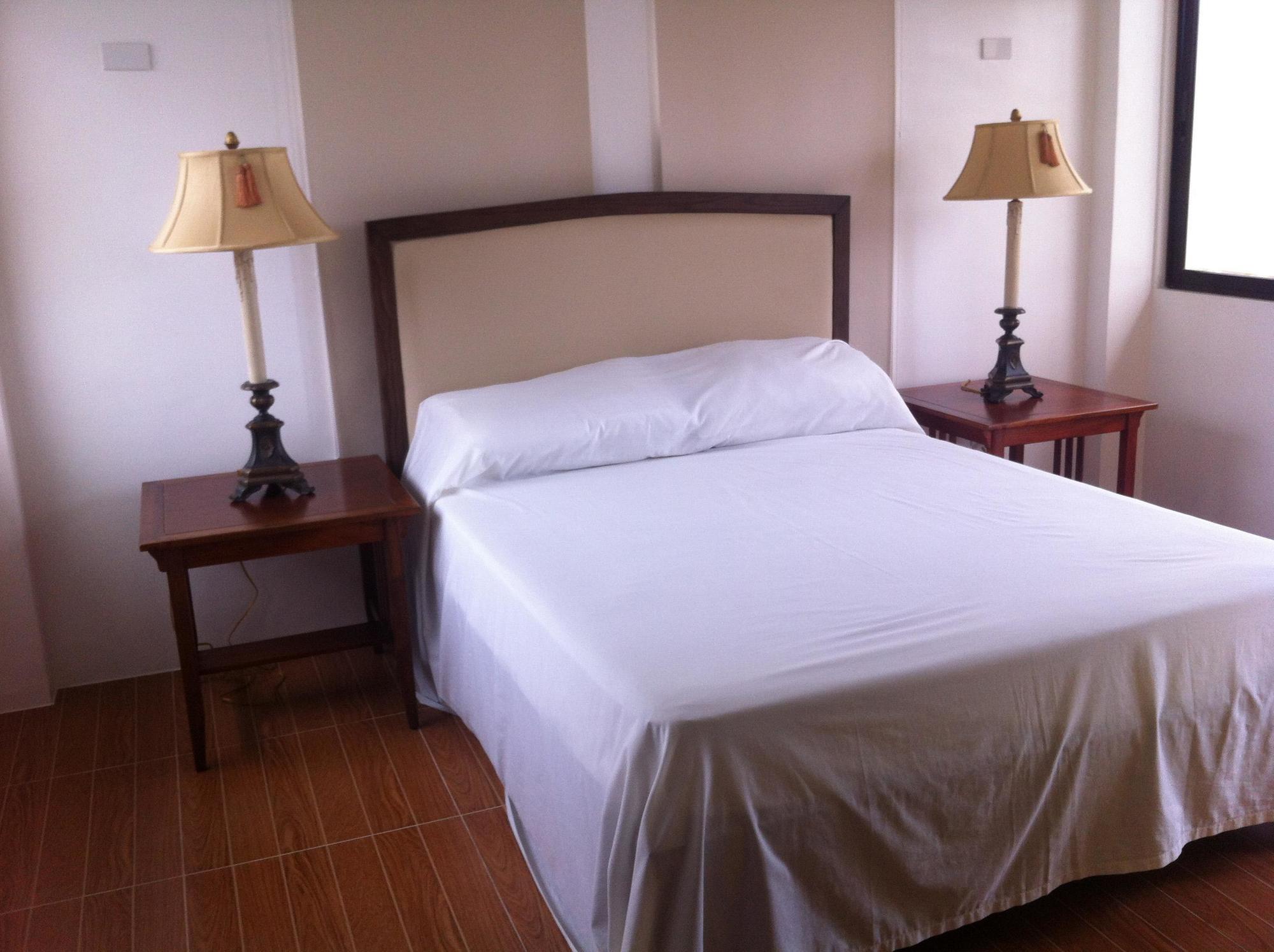 The Carmelence Lodge Tagaytay City Exterior photo
