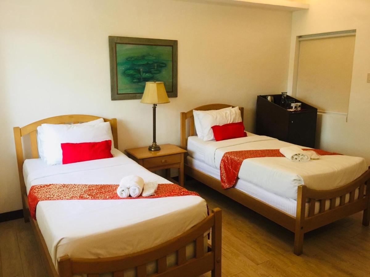 The Carmelence Lodge Tagaytay City Exterior photo